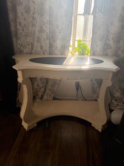 Vintage Farmhouse Console Table / Desk – Distressed Cream