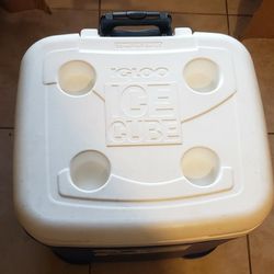 Igloo Ice Cube Rolling 60 Qt Cooler With Extended Handle 