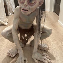 Rare Life sized Gollum Collectable Statue