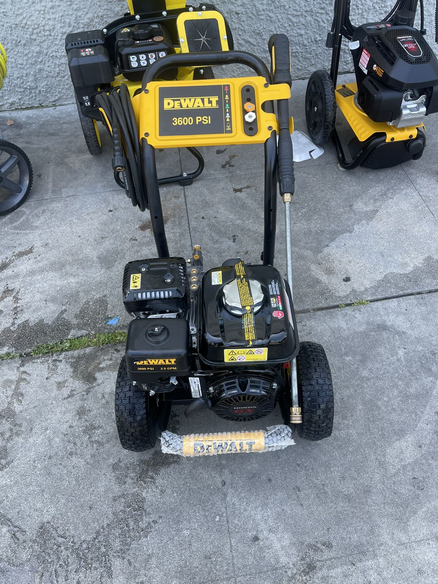 Dewalt y Honda  Pressure Washer 3600 Psi Like New $440