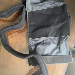 Shoulder slings and immobilzers
