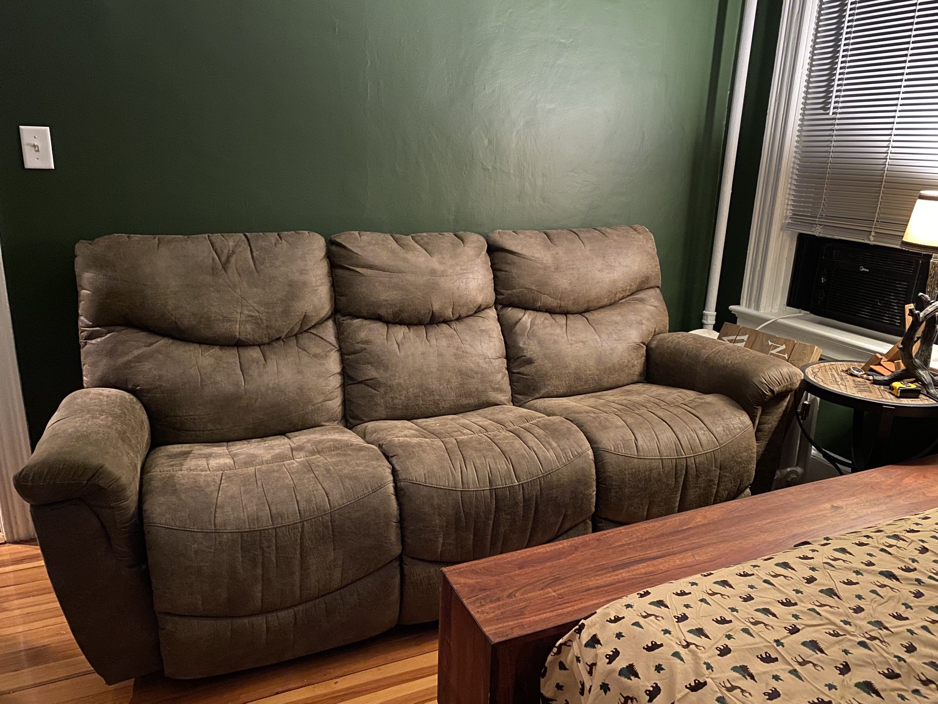 La-Z-Boy Reclining Sofa