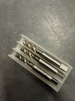 Champion XL46 5/16-24 spiral point taps