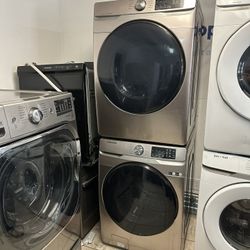 Samsung Washer And ELECTRIC  Stackable Washer And Dryer 