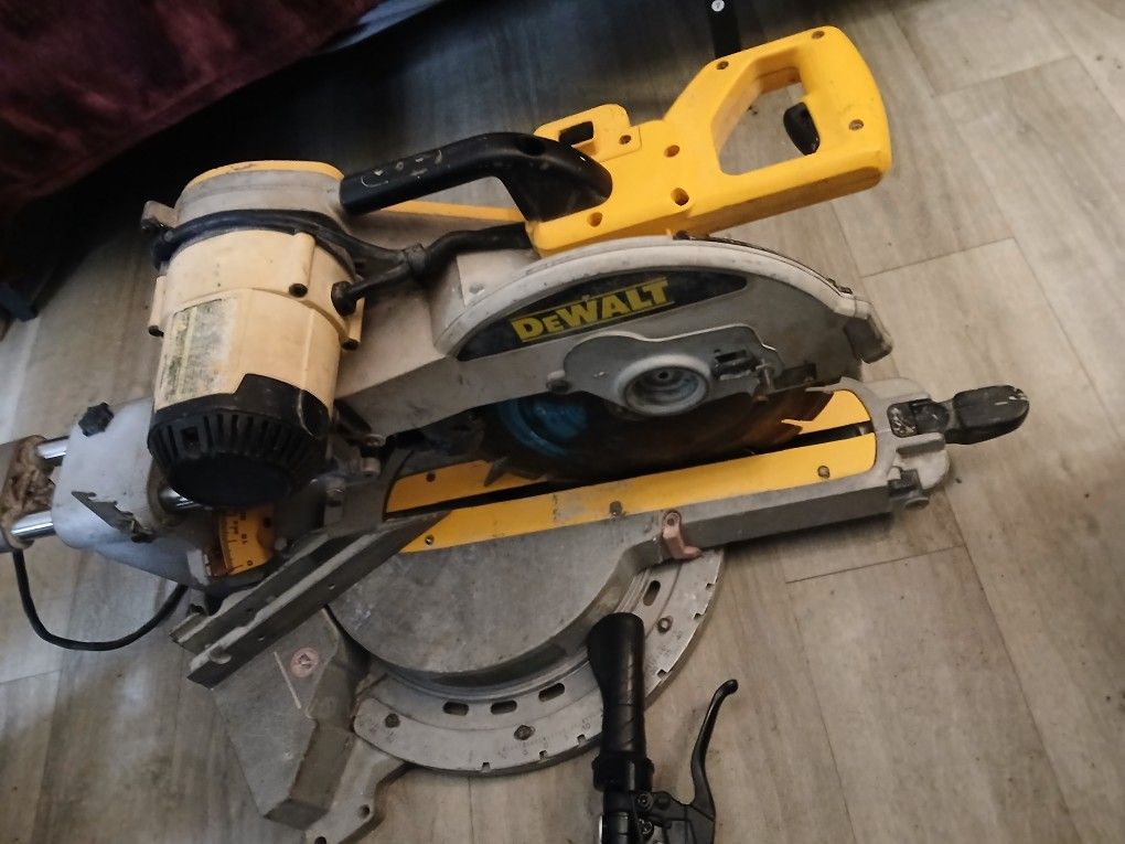 Dewalt 12" Miter Saw