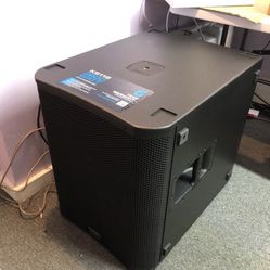 Qsc 3600 W Powered 18 Inch Sub Brand New