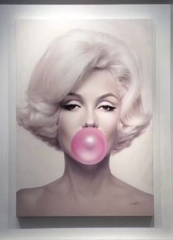 Marilyn Monroe Bubble Gum Canvas 