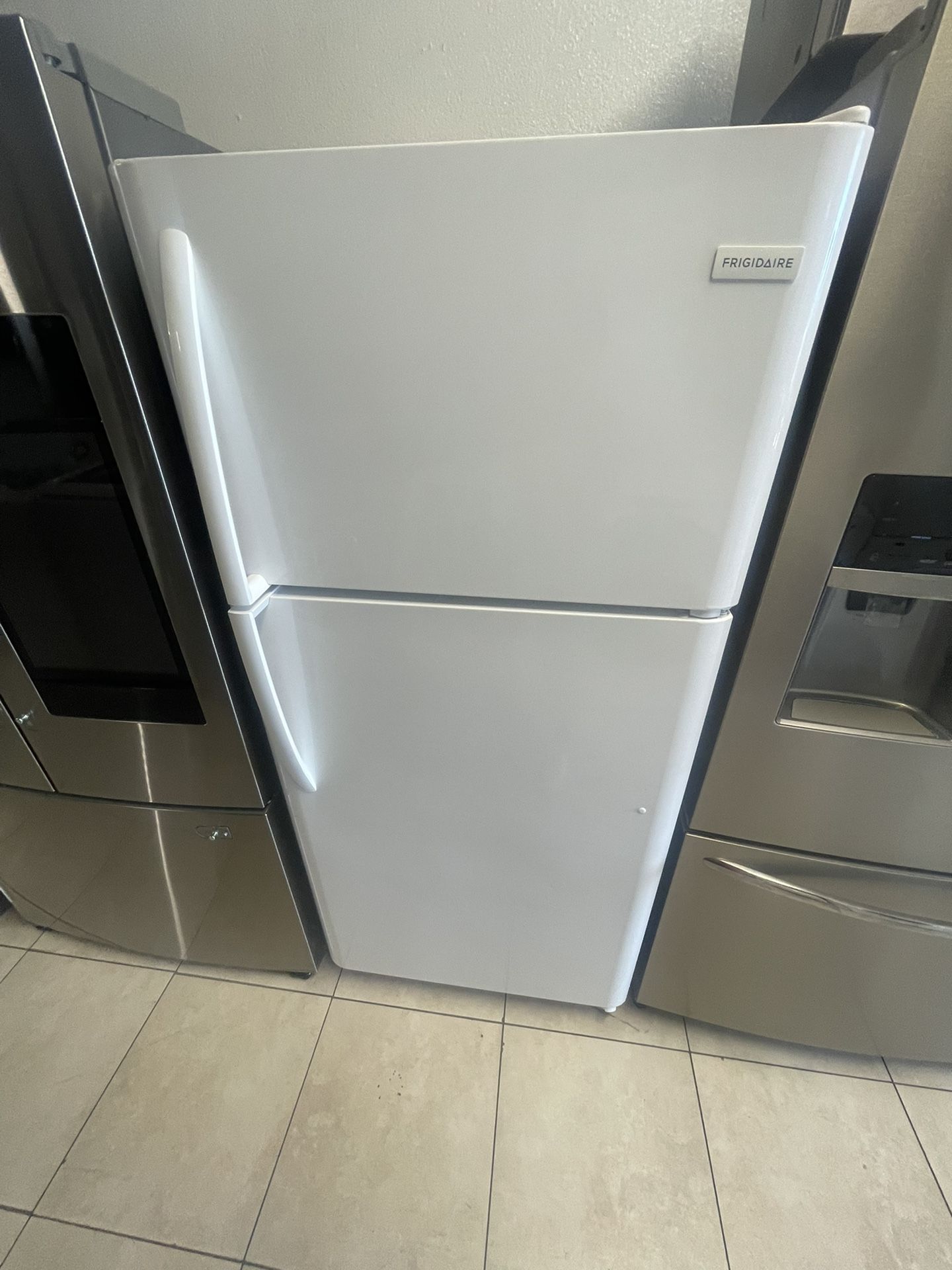 Top Freezer Refrigerator 