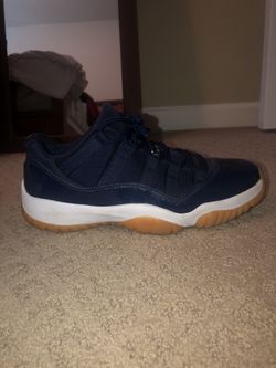Jordan Midnight Navy 11’s size 9