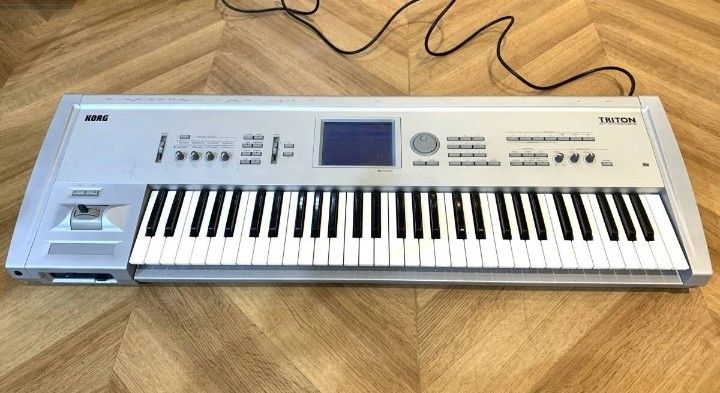 Korg Tritón