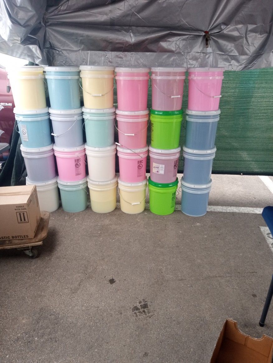 Suavizantes En Diferentes Aromas  Y Fabuloso Y Clorox