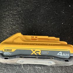 New 20v Dewalt Power Pack 4ah Battery 