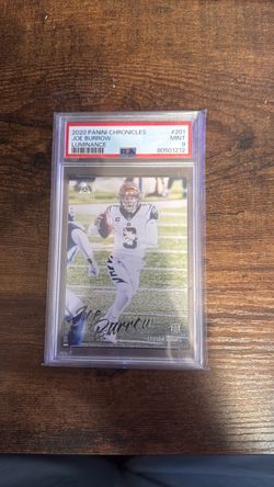 2020 Panini Chronicles Joe Burrow Luminance PSA 9