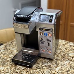 Keurig Single Serve Coffee Maker | Excellent Condition | Barely Used