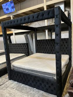 CASTLE CANOPY POST BED FRAME KING SIZE NEW IN BOX ONLY $549
