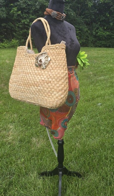  Kelly & Katie  Woven large 19-inch Tote