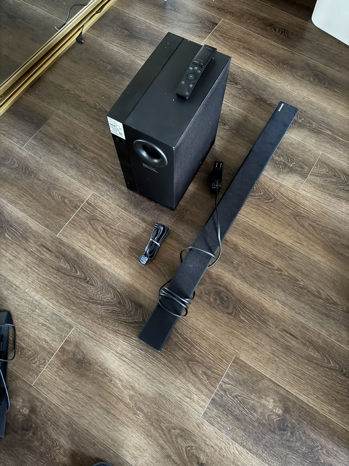 Samsung Sound Bar With Subwoofer 