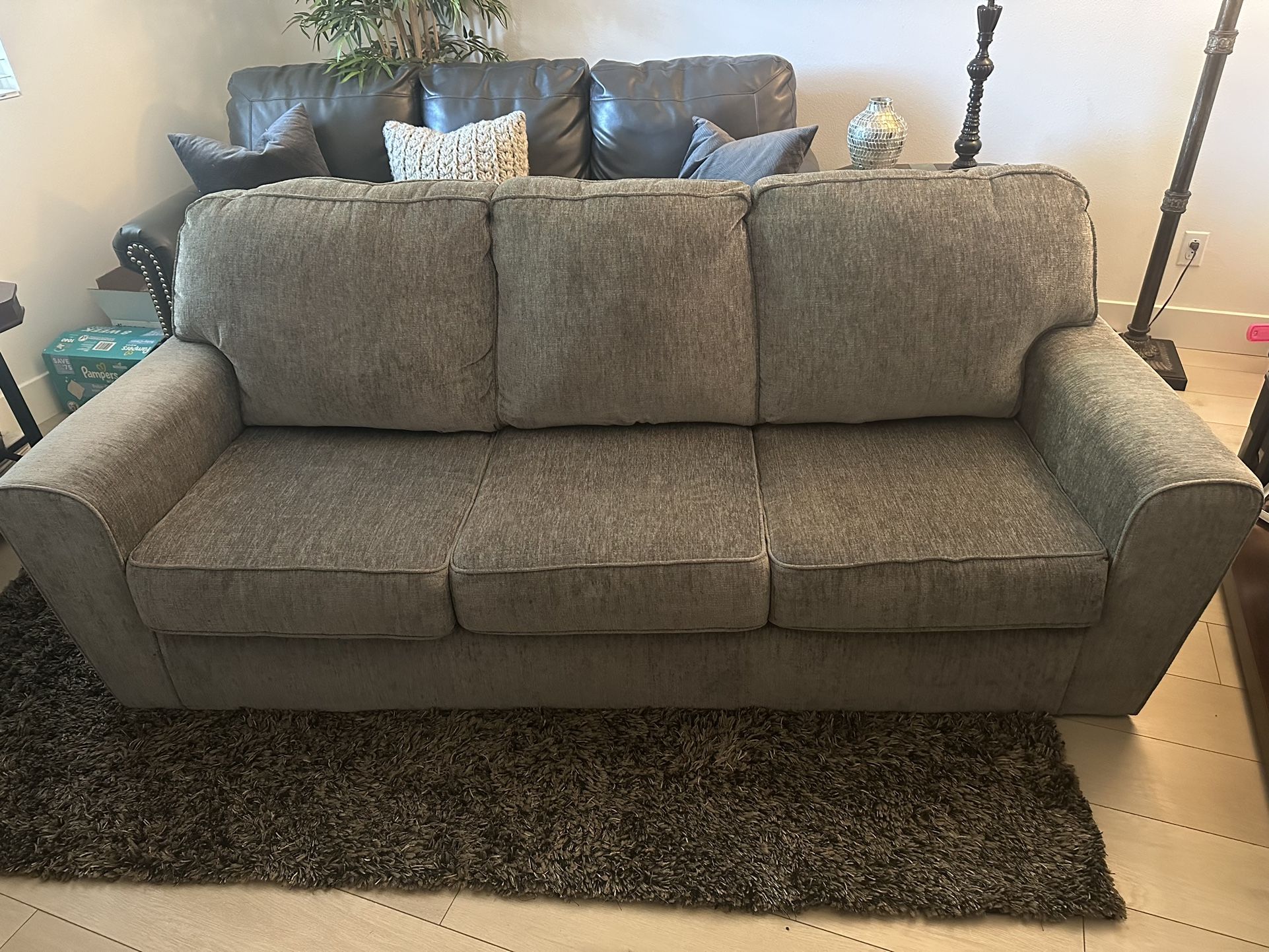 Arlis Gray Sofa (By Signature Design By Ashley)
