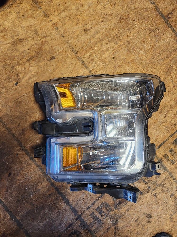 2015 , 2016 , 2017 Ford F150 Driver Side Headlight