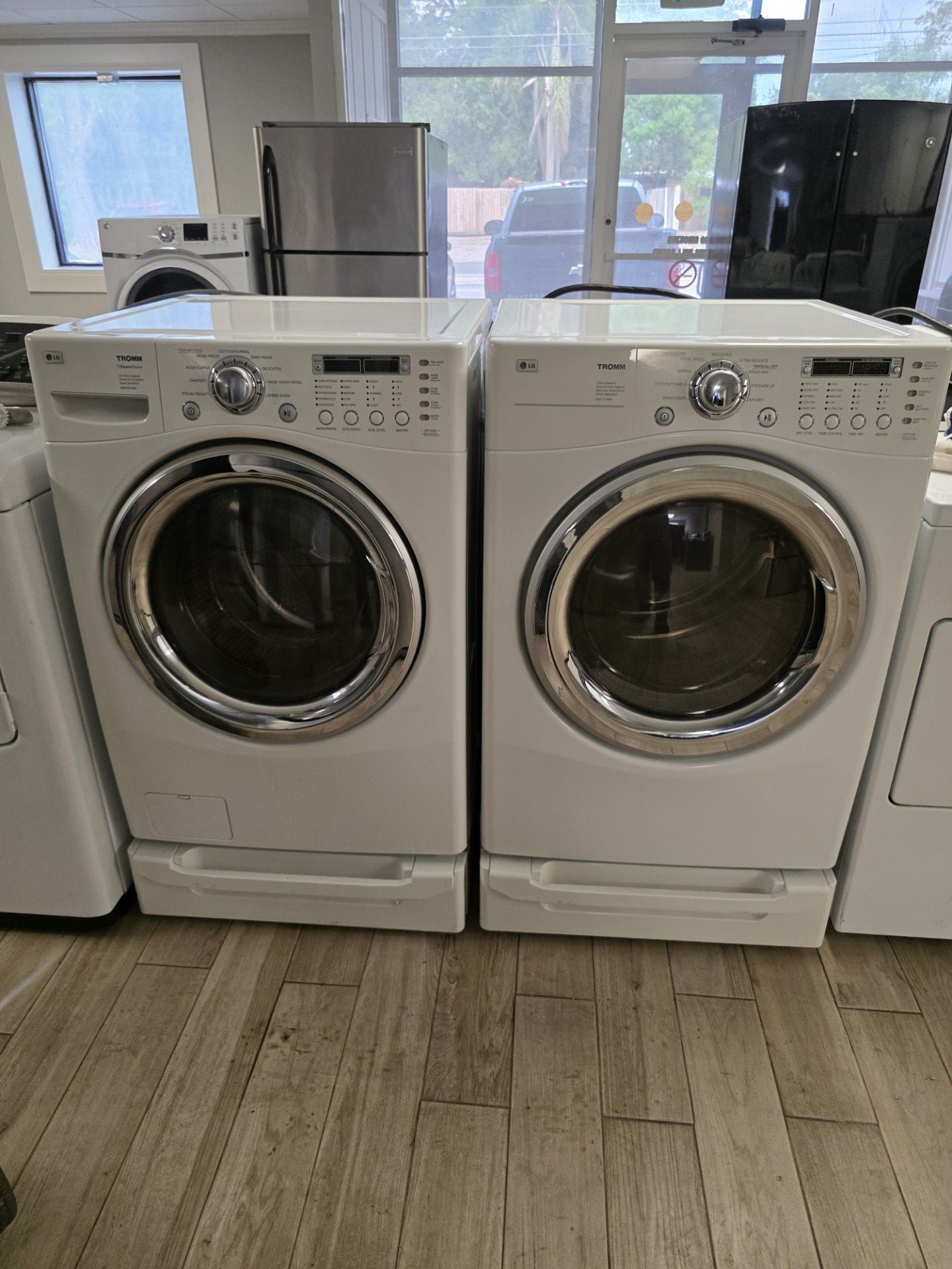 LG Washer And Dryer Everything Works Great Delivery Available For Extra Fit.