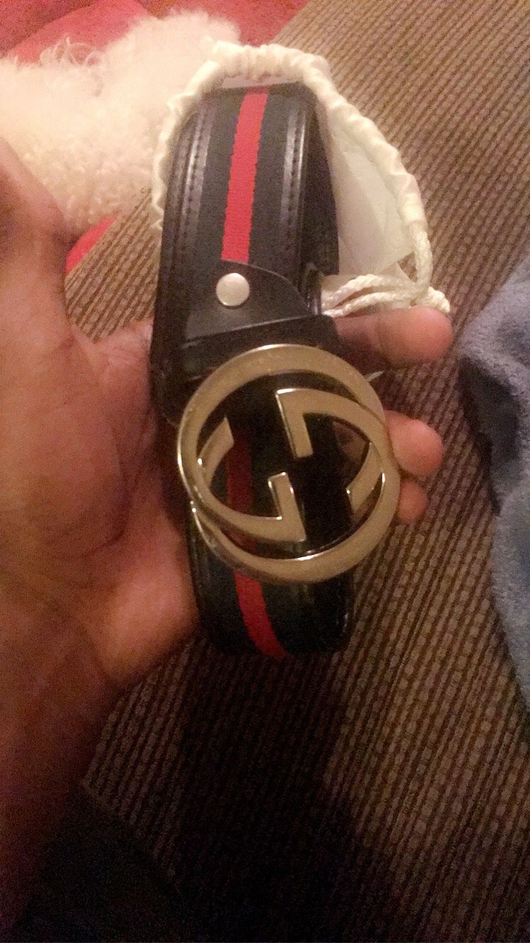 Gucci belt worn once good condition