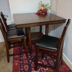 Thank Phu Phat Dining table With 3 Chairs