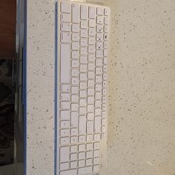 Wireless Bluetooth Keyboard 