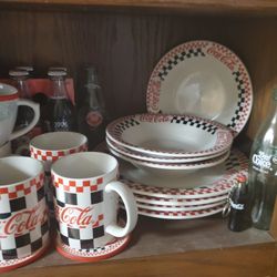 4 Piece Coke Dinnerware