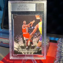 Fleer 2007-08 Playoff Highlights Michael Jordan PH4 w/  Patch Worn Shirt BGS