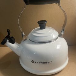 Le Creuset White Tea Kettle