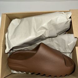 adidas Yeezy Slide Flax size 4 mens