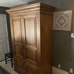 Ethan Allen Armoir 