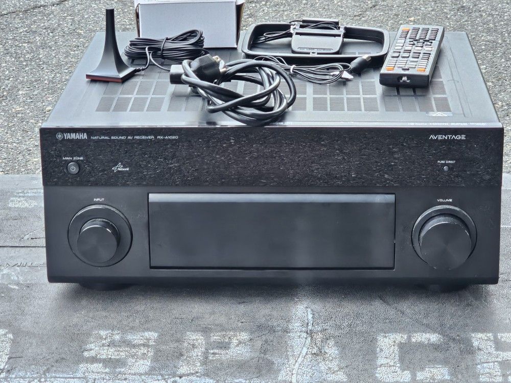 Yamaha AVENTAGE RX-A1020
7.2-channel home theater receiver with Apple AirPlay And Full HD Video Passthrough