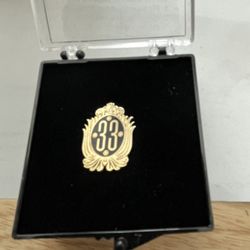 Disney Club 33 Lapel Collector Pin