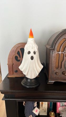 Halloween flickering ghost sculpture