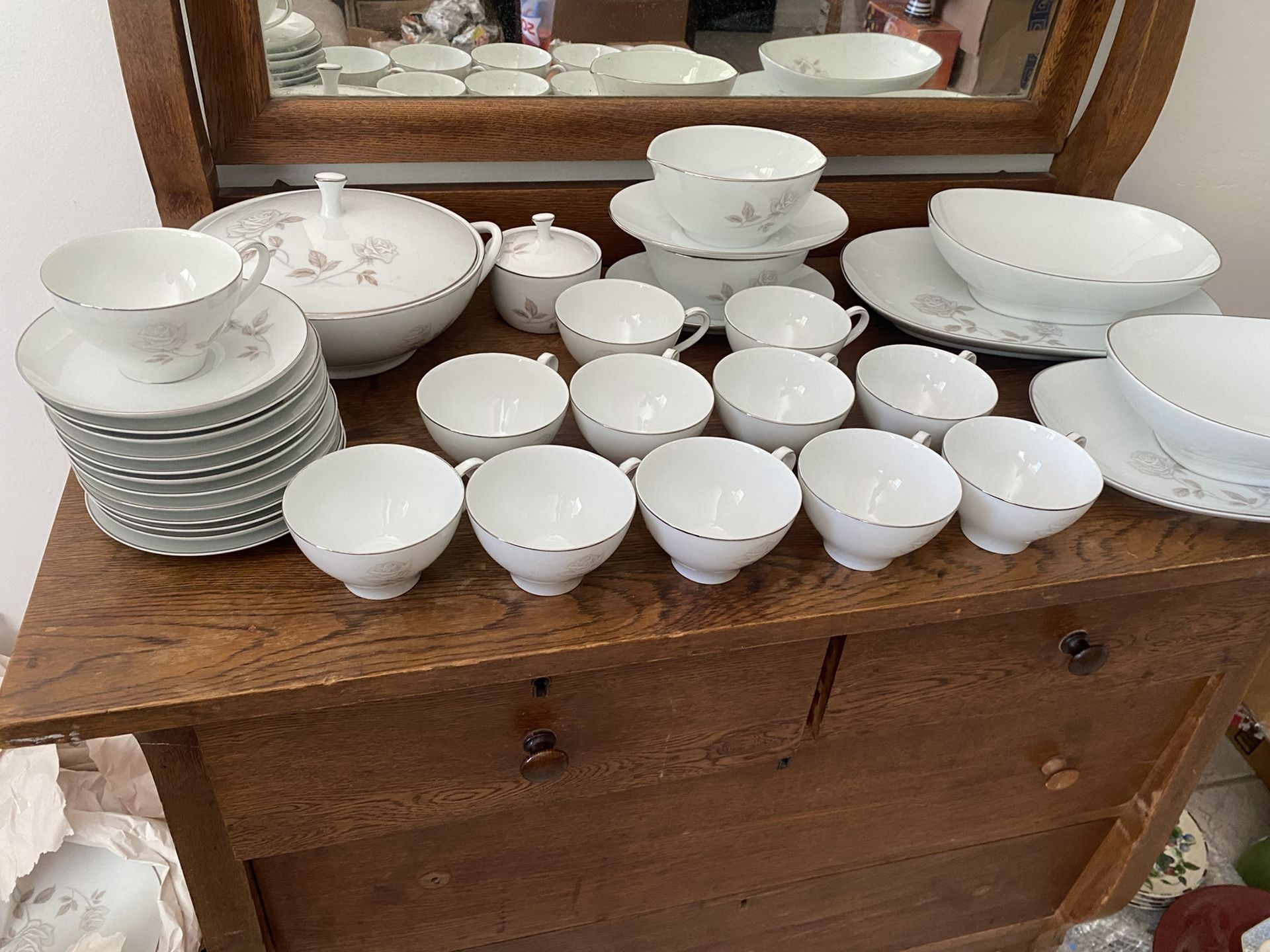 Noritake/ Rosay Set