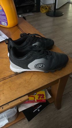 Boys cleats