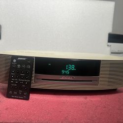 Bose Wave AWRCC2 Music System CD Player AM/FM Radio/Alarm / AUX Input (CD player no work) With Remote 