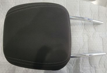 Chevrolet Trailblazer Front Right (Passenger Side) Headrest OEM – 2021–2024