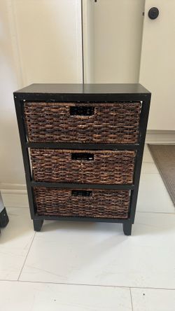 Small storage shelf