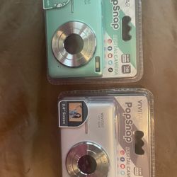 Brand new Vivitar Pop snap Digital Camera Teal Or White You Choose