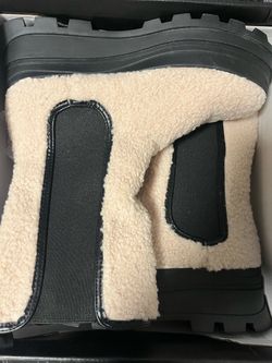 Brand New Cream Sherpa Platform Chelsea Boots - Size 9