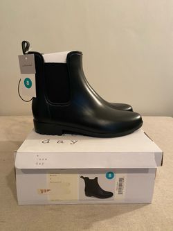 Women’s Boots/Waterproof (Brand New)