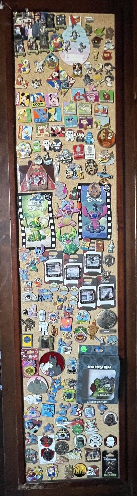 Lots Of Disney Pins (Read The Description)