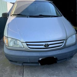 2001 Toyota Sienna