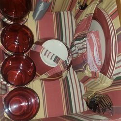 Eddie Bauer Picnic Basket Complete Never Used Lock Broken And A Bit Of Damage On Lid 