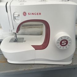 Singer Sewing Machine 