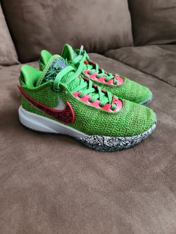 Nike LeBron XX 20 Grinch Shoes Size 3.5 Y