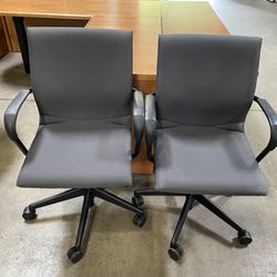 5 Matching Grey Steelcase Office Rolling Computer Chairs! Only $40 Ea