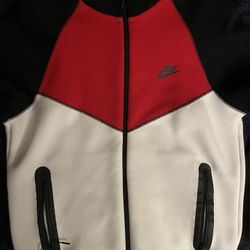 Nike Tech Fleece Hoodie (Men’s Medium)